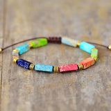 Armband mit 7 farbigen Chakren-Steinen aus Jaspis – Mondtanz-Charms