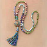 Collar de cuentas Mala anudado a mano - Charms de danza lunar