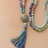 Collar de cuentas Mala anudado a mano - Charms de danza lunar