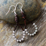 Boho-Ohrringe aus Leder und Perlen – Mondtanz-Charms