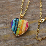 Regenbogenherzförmige Charm-Halskette
