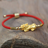 Bixie Rode String Armband - Moon Dance Charms