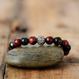 Rood Tijgeroog Stenen Armband met Tibetaans Bedje - Moon Dance Charms