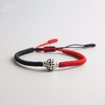 Bracelet noeud rouge pour la chance et la protection